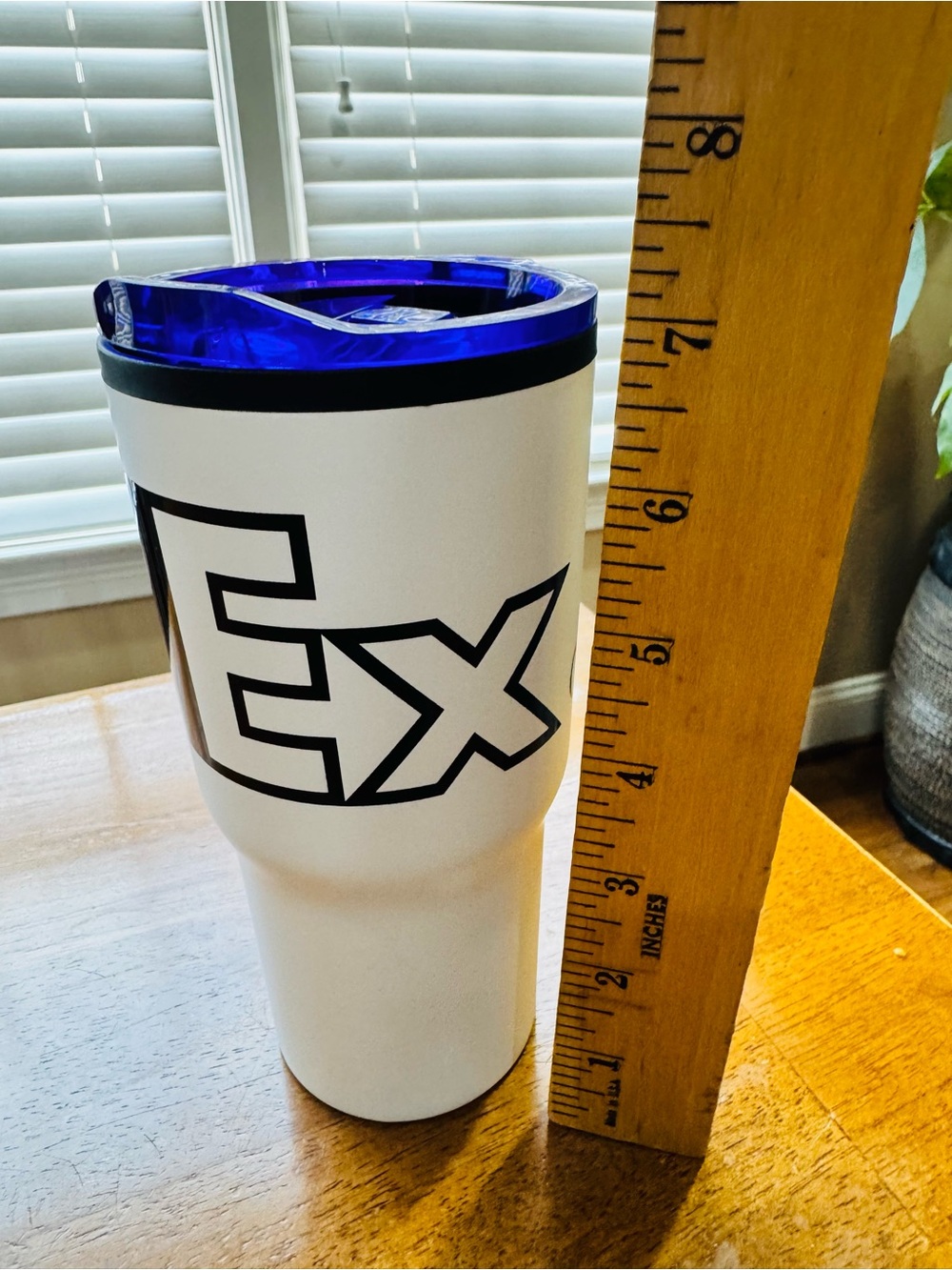 FedEx 20oz Evans Denali Tumbler White W/Purple Lid - Picture 2 of 6